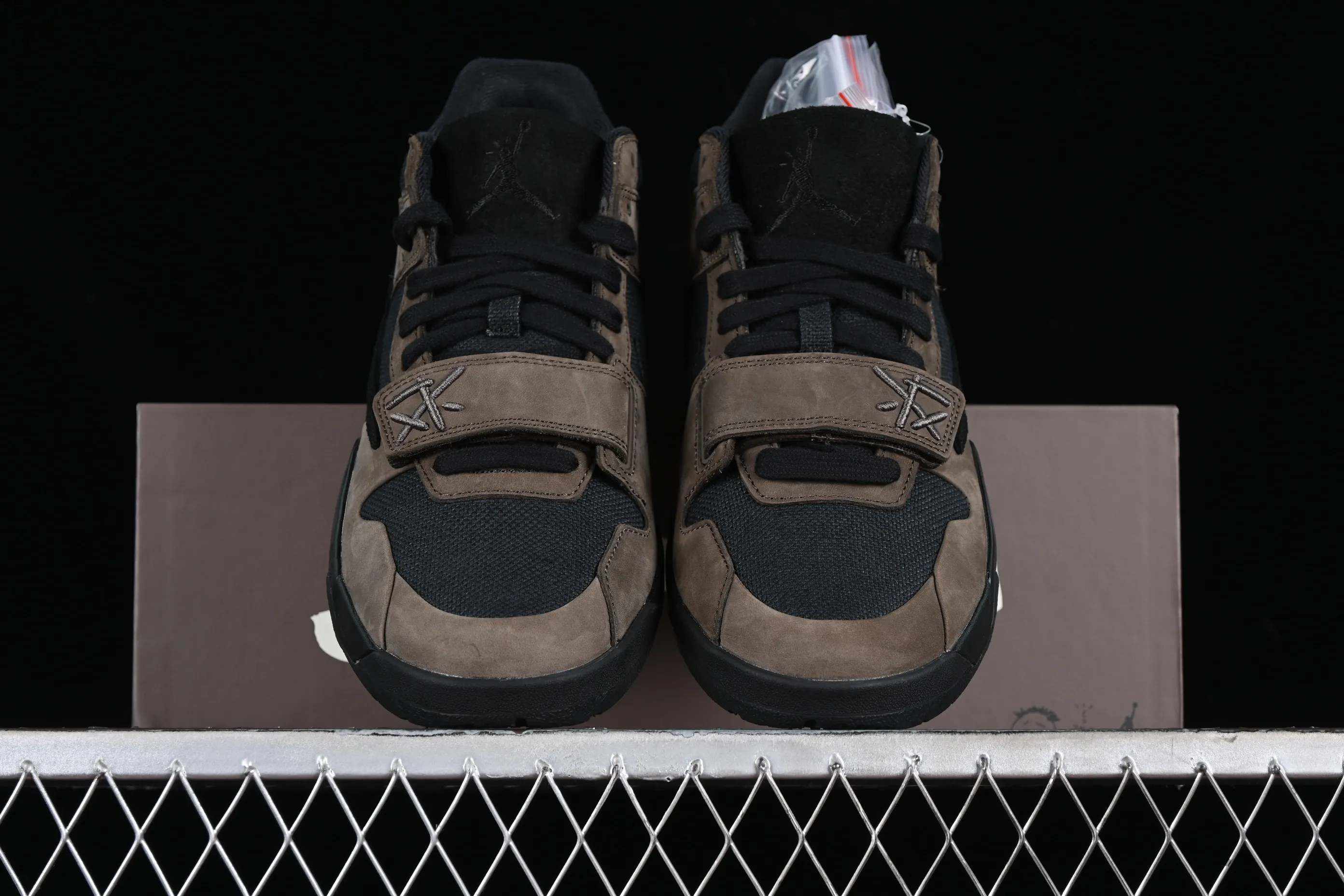All categories Air Jordan Jordan series basketball shoes Air Jordan 1 Low LW version Travis Scott x Jordan Cut The Check AJ1 Joe 1 hook and loop fashion basketball shoes FZ8117-200
